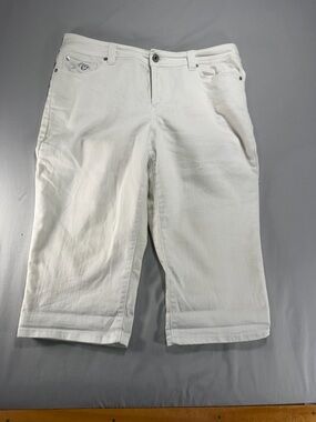 Women’s INC Denim Curvy Fit Embroidered White Denim Capris Size 12 #903